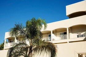 Domes Aulus Zante, Autograph Collection