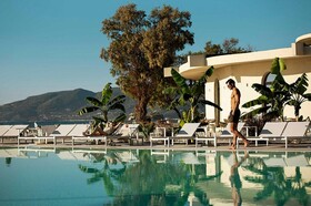 Domes Aulus Zante, Autograph Collection