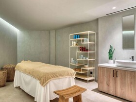 Domes Aulus Zante, Autograph Collection