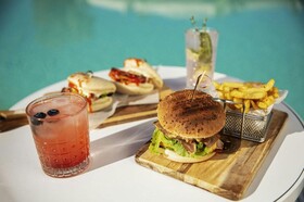 Domes Aulus Zante, Autograph Collection