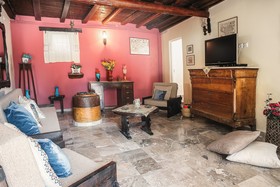 House 1910 by Zante Plaza