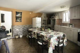 House 1910 by Zante Plaza