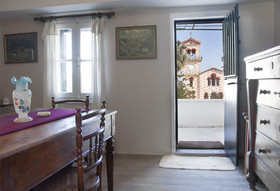 House 1910 by Zante Plaza