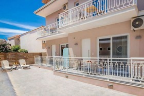 Nikos & Maria Studios II