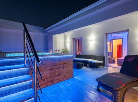 Savvas Luxury Suites