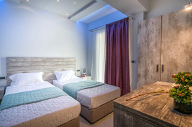 Savvas Luxury Suites