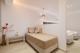 Suncourt Lux Rooms