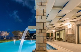 Artina Luxury Villa