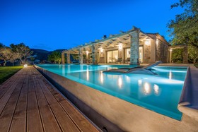 Artina Luxury Villa