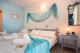 Pansion Limni Studios & Apartments