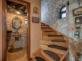 Orfeas Villa