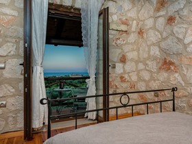 Orfeas Villa