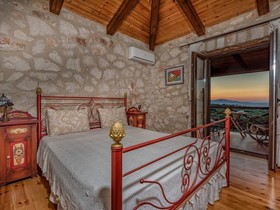 Orfeas Villa