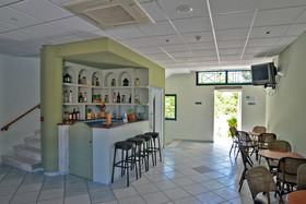 Alamis Hotel & Apartments