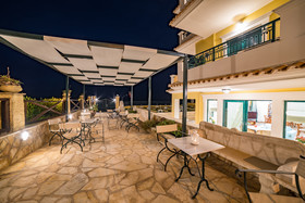 Andreolas Luxury Suites Hotel
