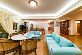 Andreolas Luxury Suites Hotel