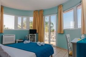 Arkadia Luxury Hotel Apartments