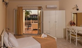 Arkadia Luxury Hotel Apartments