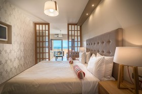 Balcony Hotel