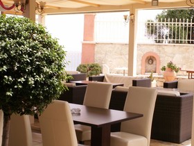 Balcony Hotel