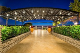 Balcony Hotel