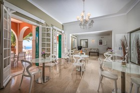 Balcony Hotel