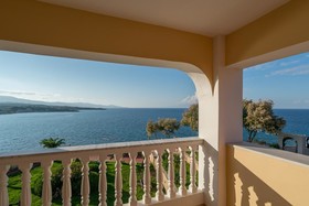 Balcony Hotel