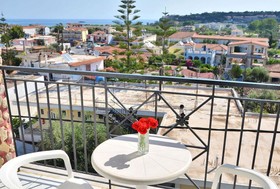 Altura Hotel