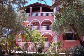 Arazzo Holiday Apartments