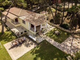 Azzuro Beach House