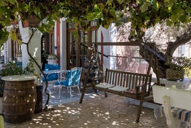 Dopia's Garden Studios