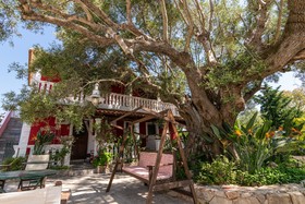 Dopia's Garden Studios