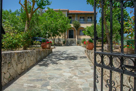 Casa Tsounis