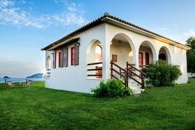 Gloria Maris Hotel Suites & Villas