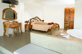 Gloria Maris Hotel Suites & Villas