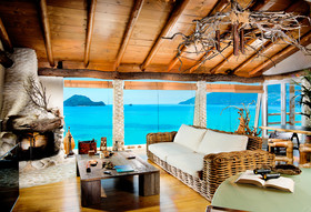 Gloria Maris Hotel Suites & Villas