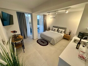 Amina Apartments