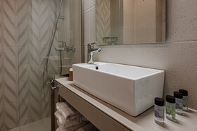 Amina Apartments