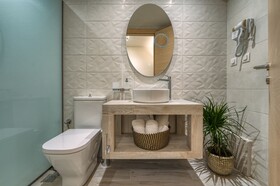 Andy & Hari's Elegant Town Studios