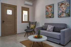 Andy & Hari's Elegant Town Studios