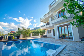 Artemis Oasis Villa