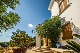 Blue Horizon Studios & Apartments