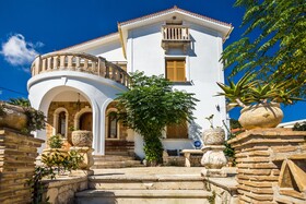 Blue Horizon Studios & Apartments