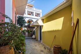Blue Horizon Studios & Apartments