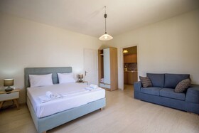 Blue Horizon Studios & Apartments
