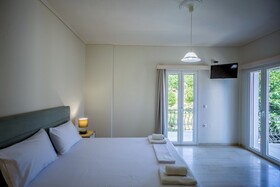 Blue Horizon Studios & Apartments
