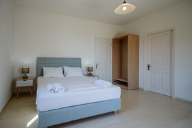 Blue Horizon Studios & Apartments