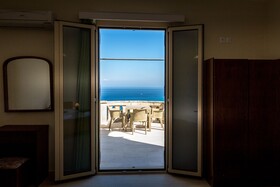 Blue Horizon Studios & Apartments