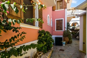 Blue Horizon Studios & Apartments