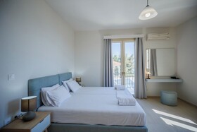 Blue Horizon Studios & Apartments